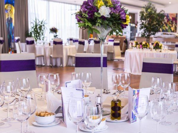Marshal Garden Hotel Букурещ Екстериор снимка A table set for a wedding reception